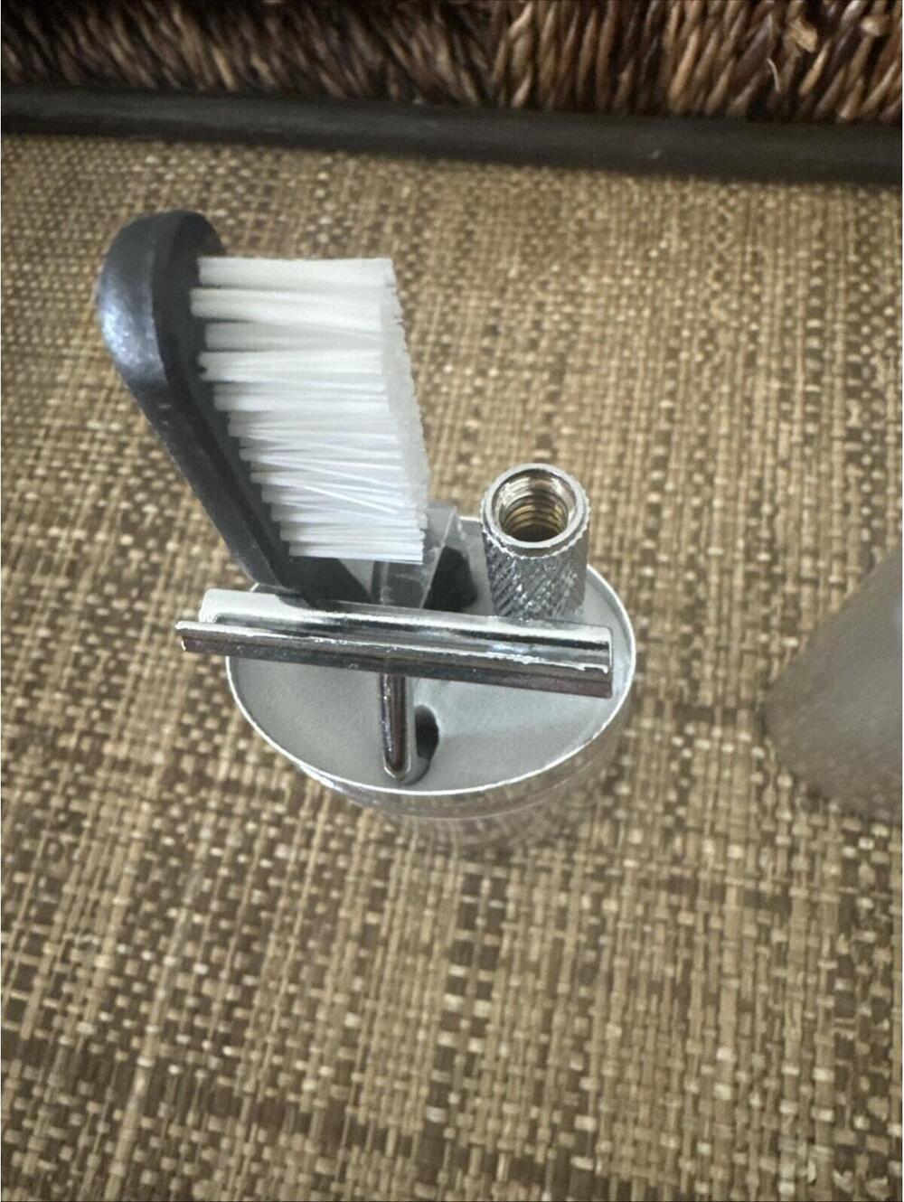 American Express Travel Set Razor Toothbrush - Picture 8 of 10